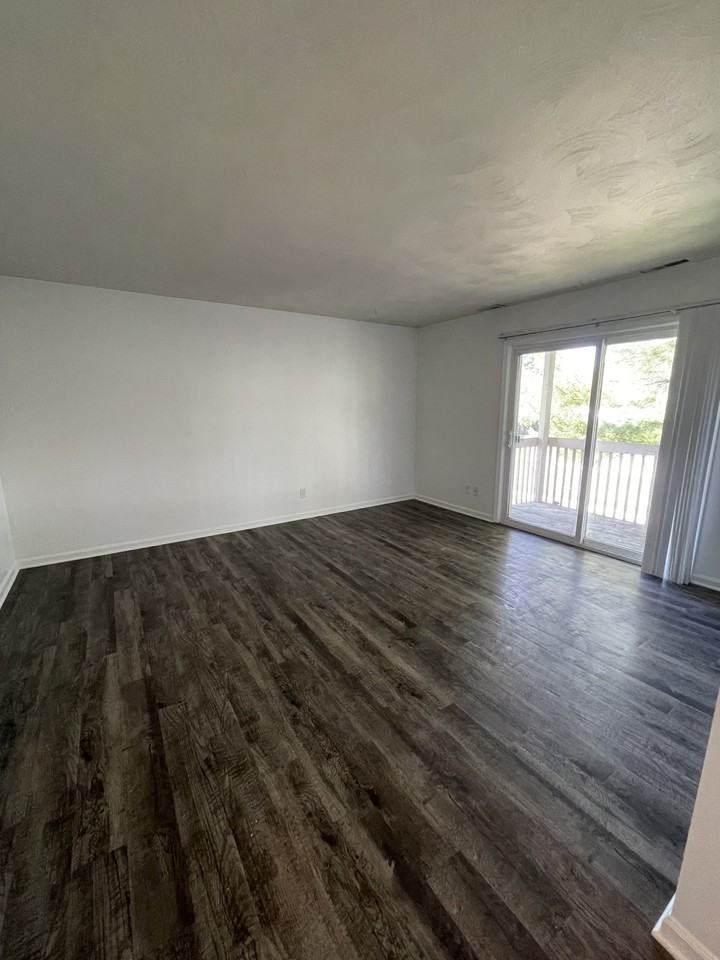 205 East Saginaw Highway - Photo 5 of 24