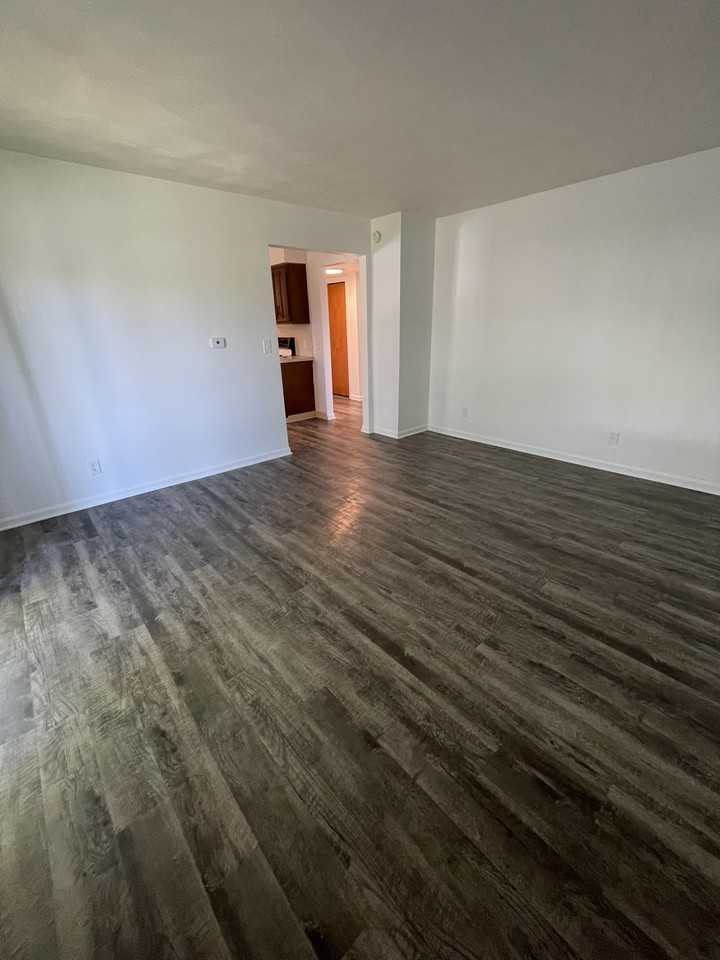 205 East Saginaw Highway - Photo 7 of 24