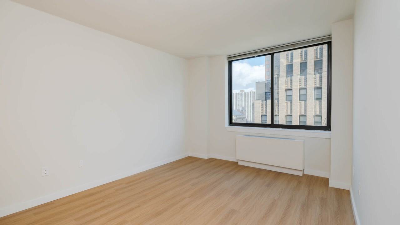 180 Montague - Photo 6 of 36