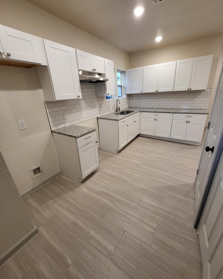 Hammond - Photo 6 of 50