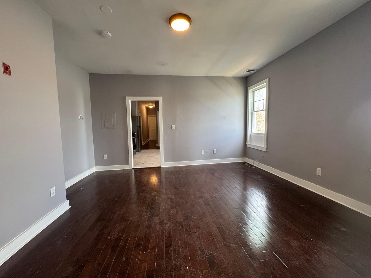 215-217 Rosette Street - Photo 4 of 11