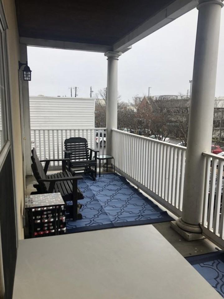122 N College Street - Photo 2 of 7