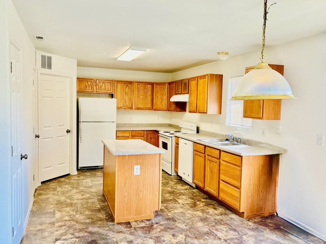 4961 Leland Pt - Photo 6 of 24