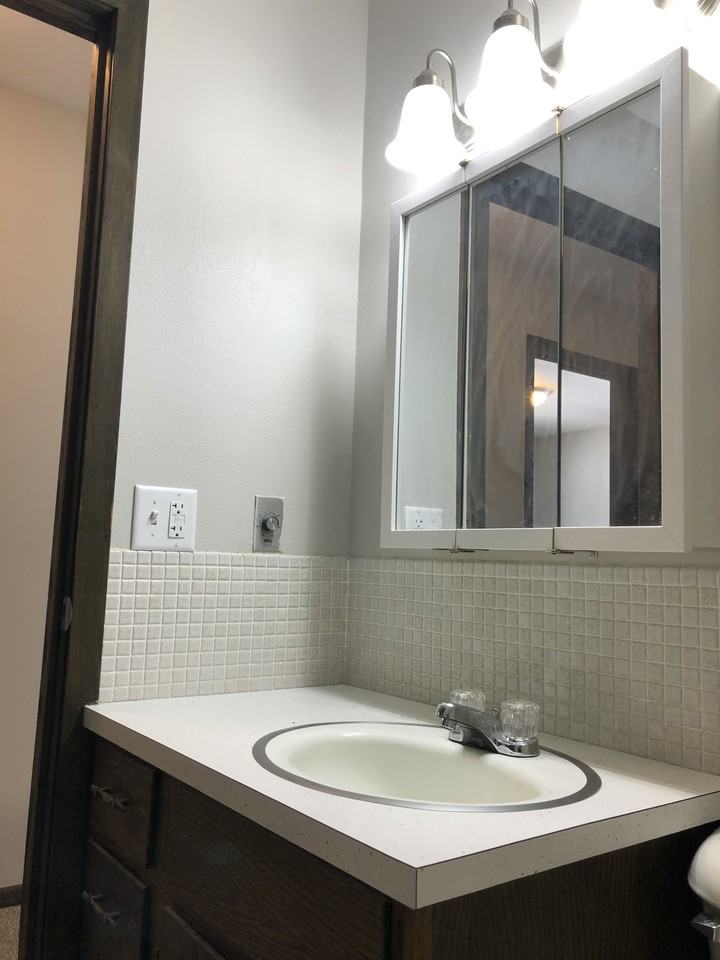 155-185 Susan Street - Photo 4 of 10