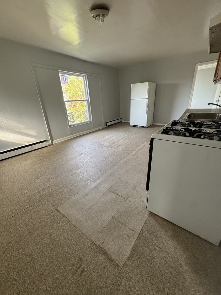 1217 Arrott st - Photo 2 of 6