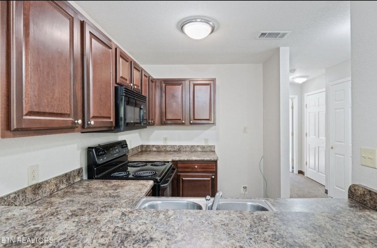 849 Glades Road - Photo 4 of 10