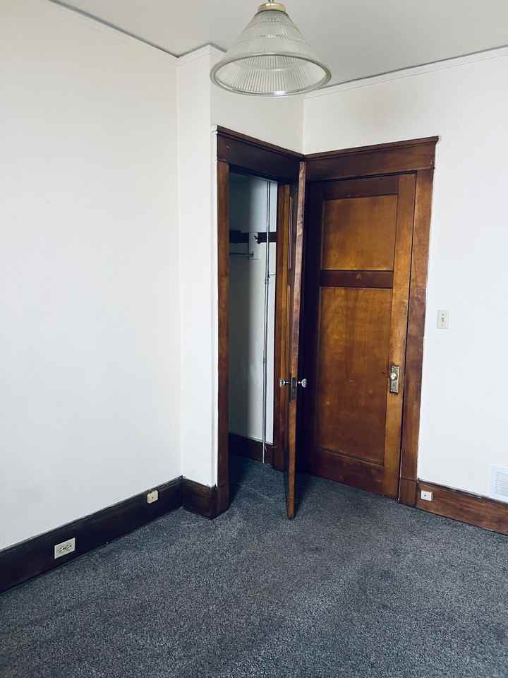 3902A North Port Washington Avenue - Photo 7 of 14