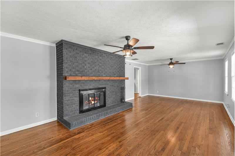 626 Grayson Pkwy - Photo 3 of 18