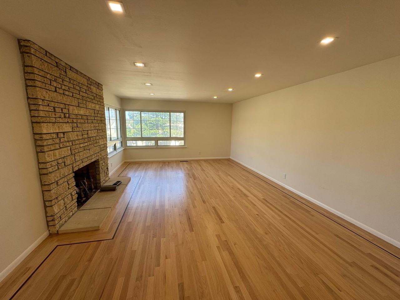 330 Poplar Ave - Photo 2 of 30