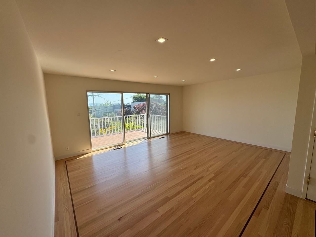 330 Poplar Ave - Photo 3 of 30