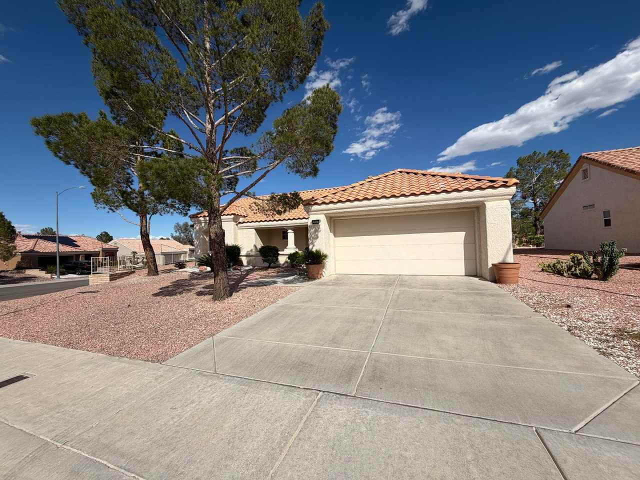 2852 Bluff Point Dr