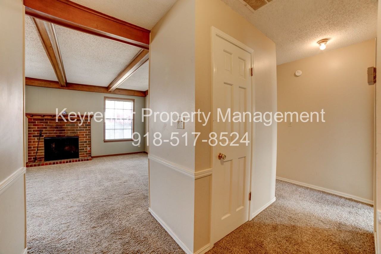 6105 S Troost Ave - Photo 5 of 23