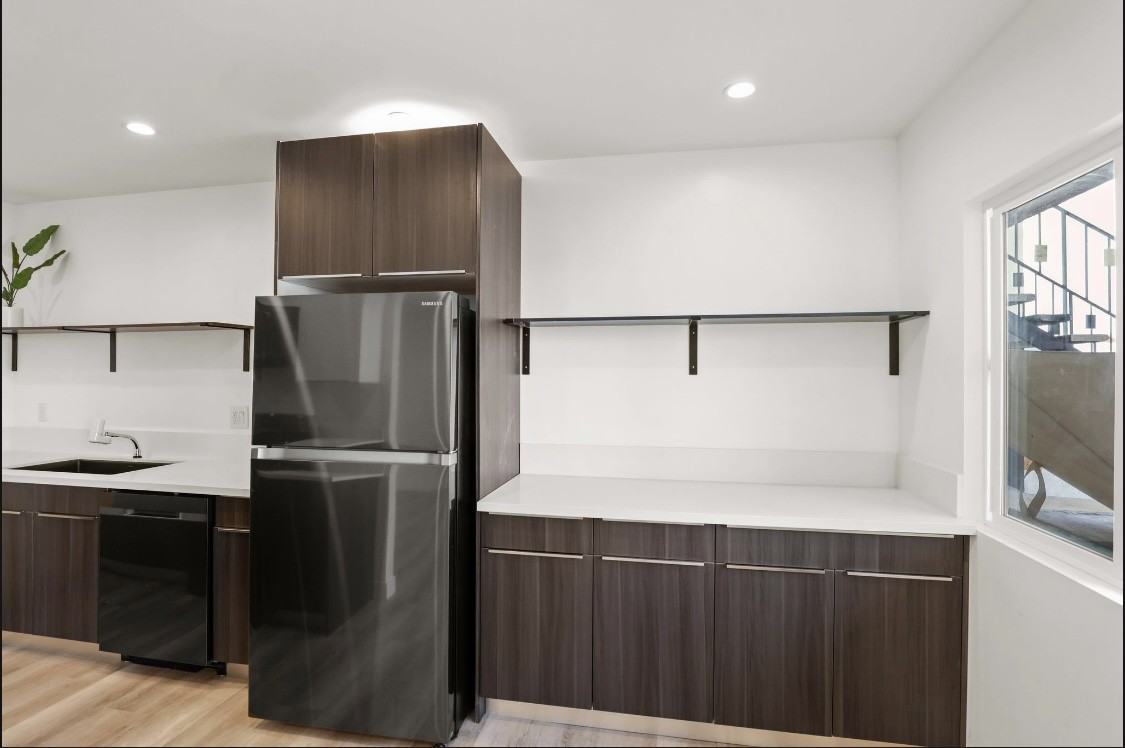 2561 West Avenue 30 #5 - Photo 2 of 16