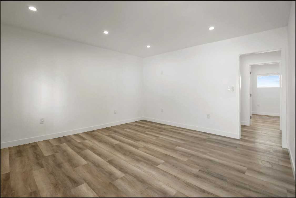 2561 West Avenue 30 #5 - Photo 6 of 16