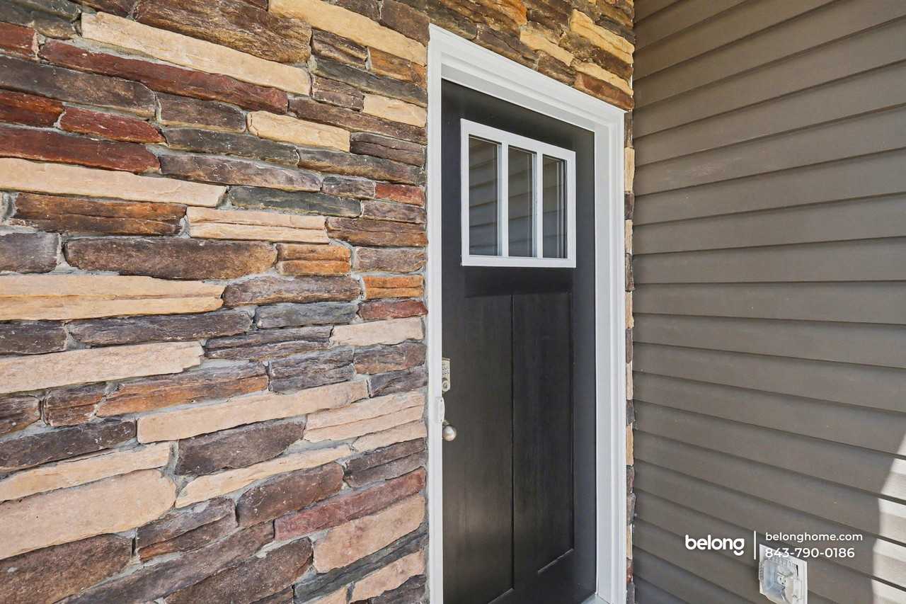 1614 Yarrow Ln - Photo 2 of 29