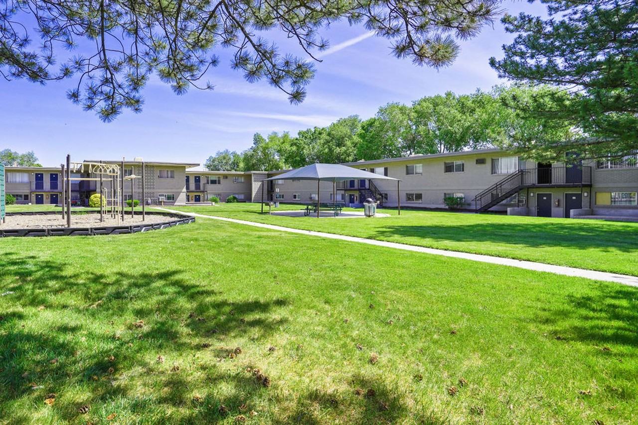 Jordanaire Apartments - Photo 3 of 34