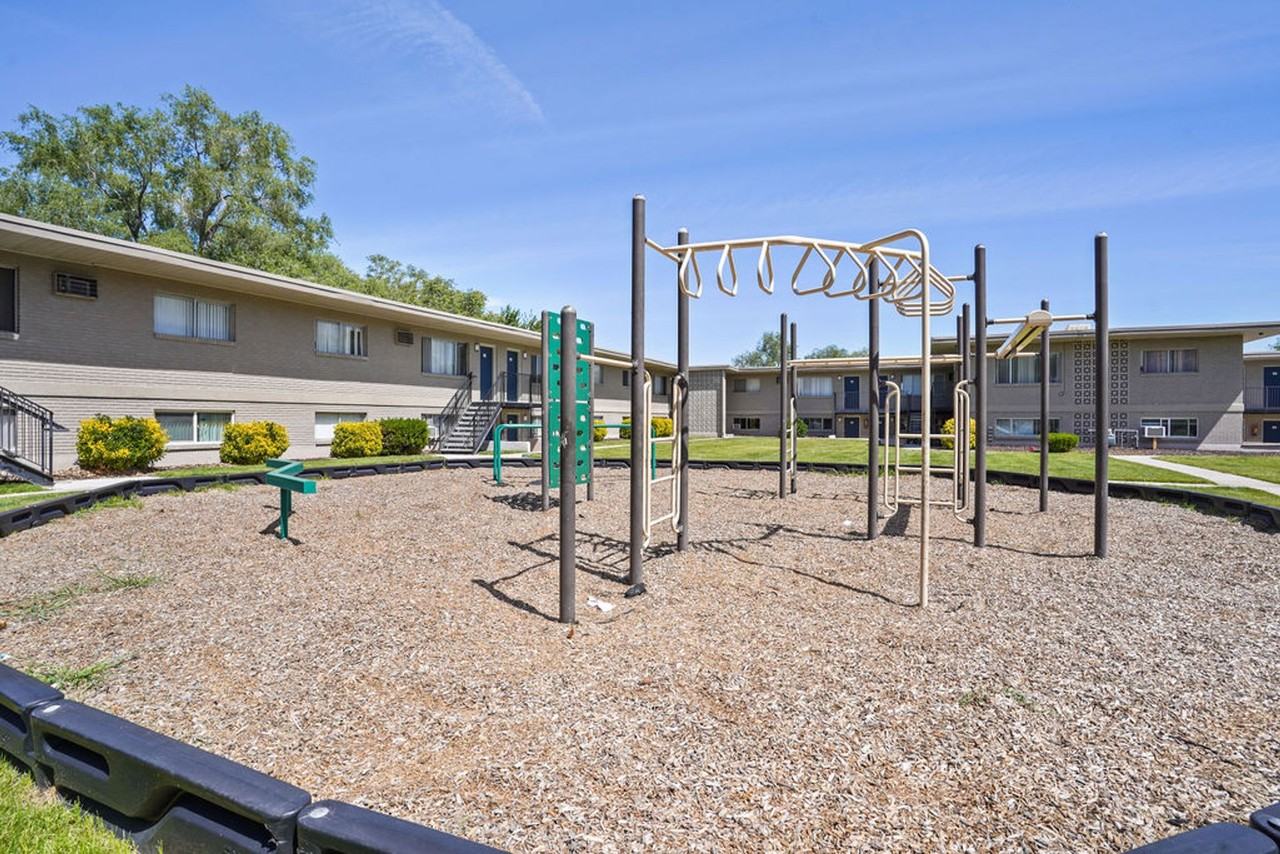 Jordanaire Apartments - Photo 7 of 34