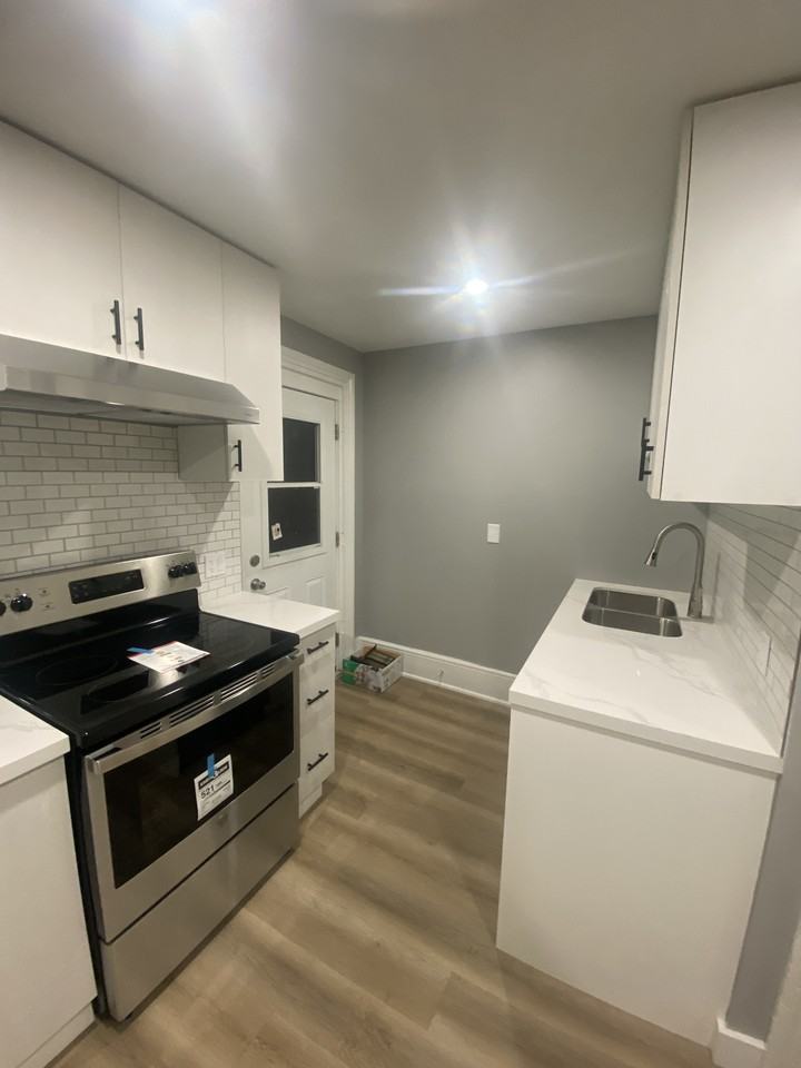 332 Dalhousie St #B - Photo 2 of 7