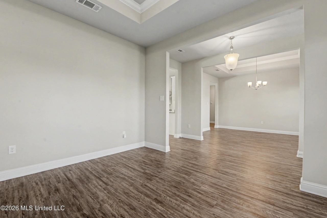 10423 Autumn Dr - Photo 5 of 35