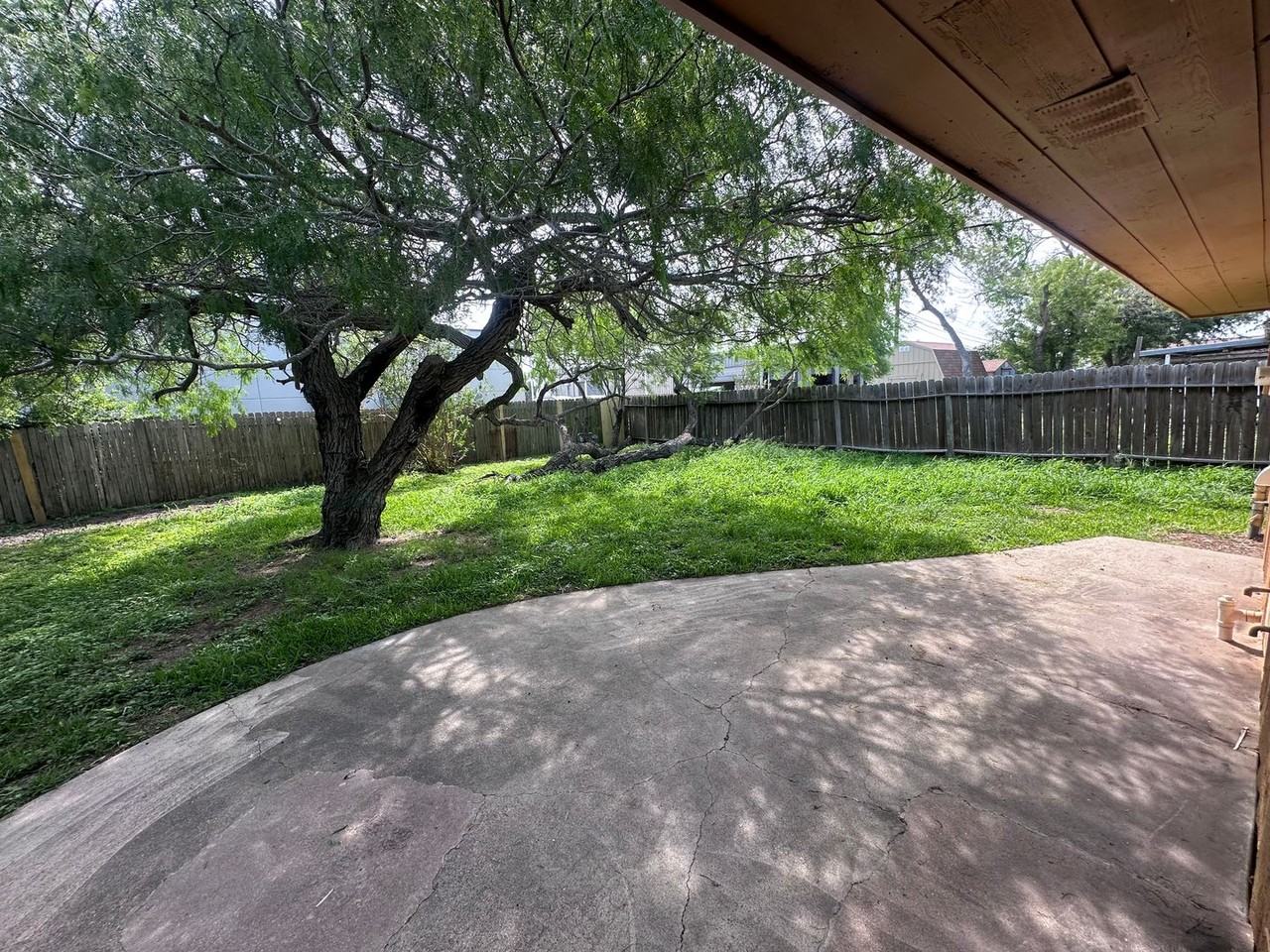 6813 Southhaven Dr - Photo 2 of 21