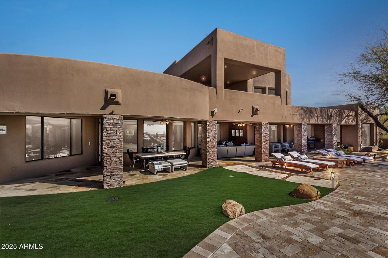 10004 E Santa Catalina Dr - Photo 2 of 50