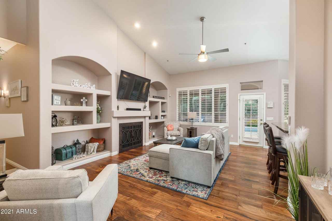 11160 E Greythorn Dr - Photo 5 of 33