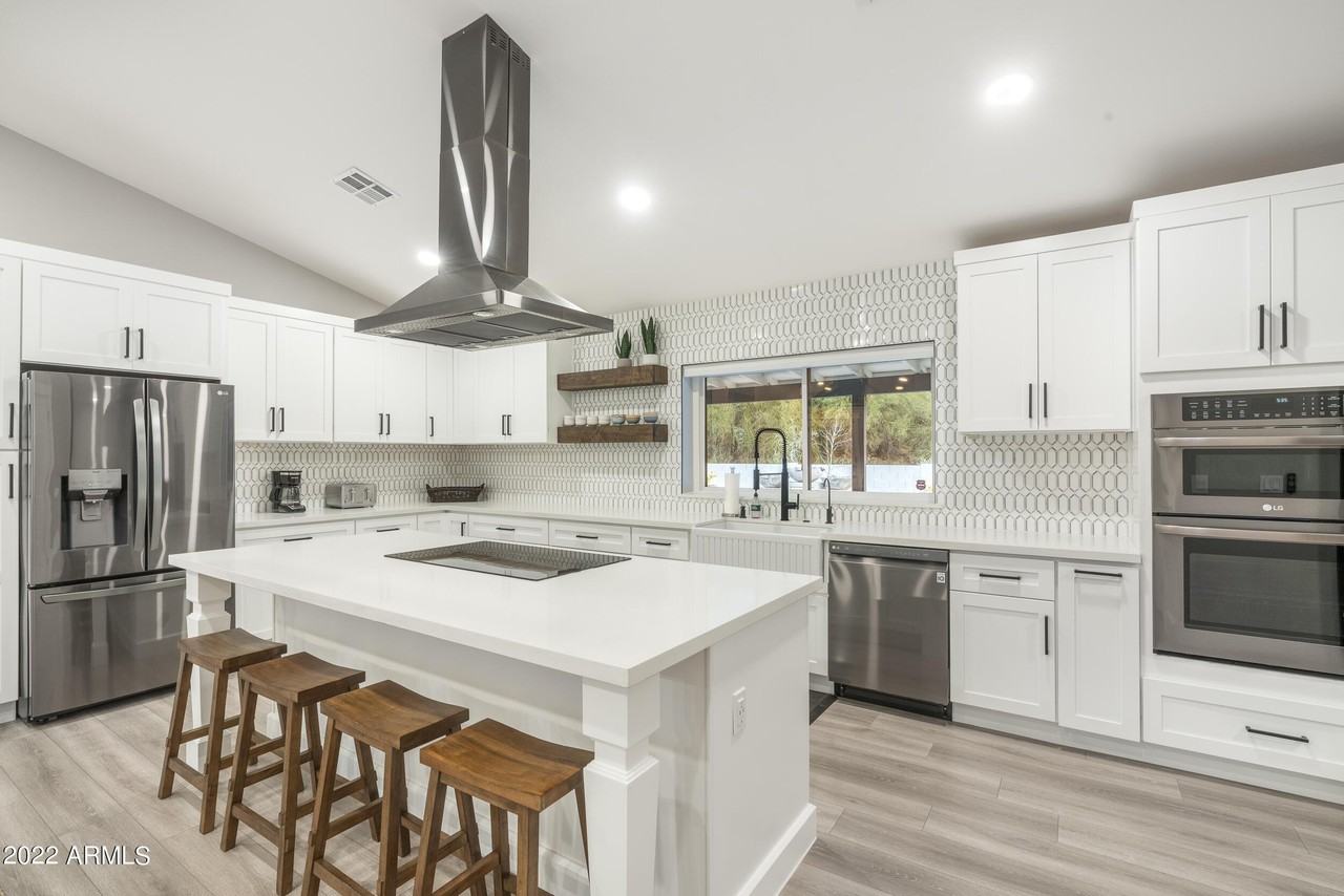 1641 W Evans Dr - Photo 2 of 50