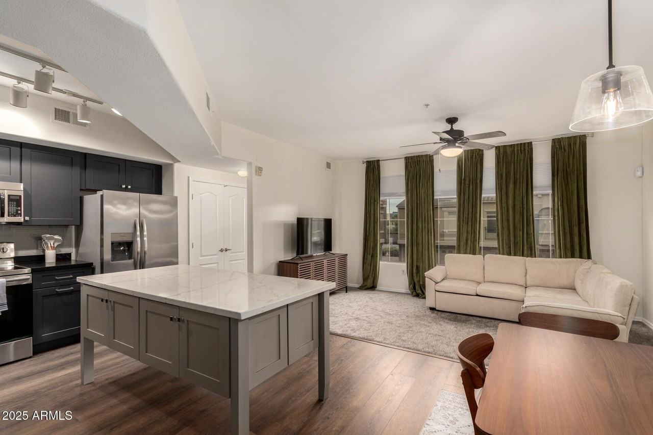 240 W Juniper Ave #1010