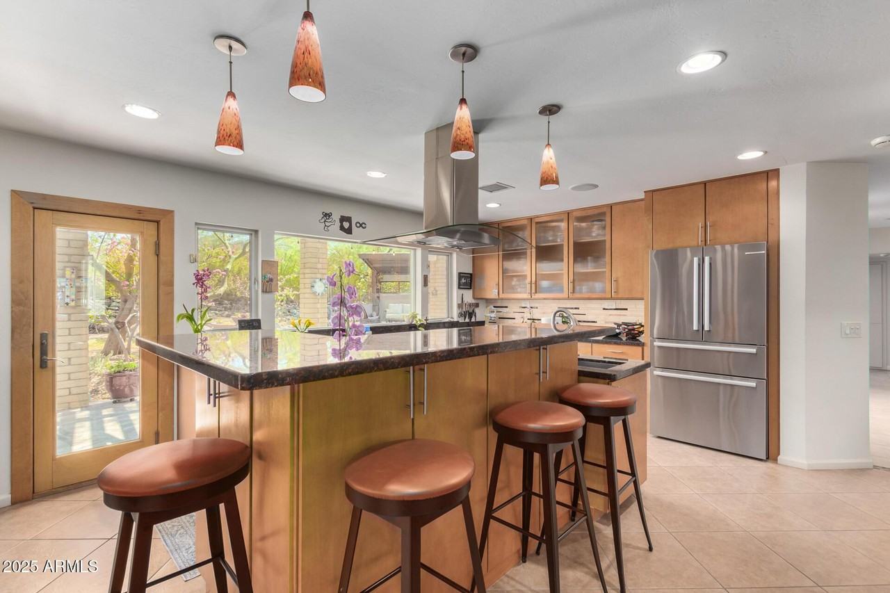 2909 E Las Rocas Dr - Photo 6 of 48