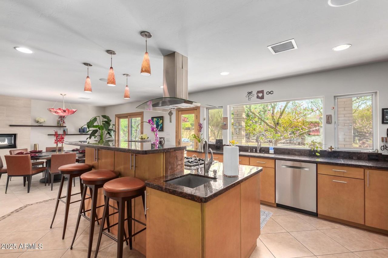 2909 E Las Rocas Dr - Photo 7 of 48