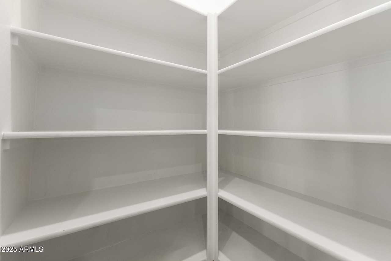 8133 S 64th Ln - Photo 7 of 31