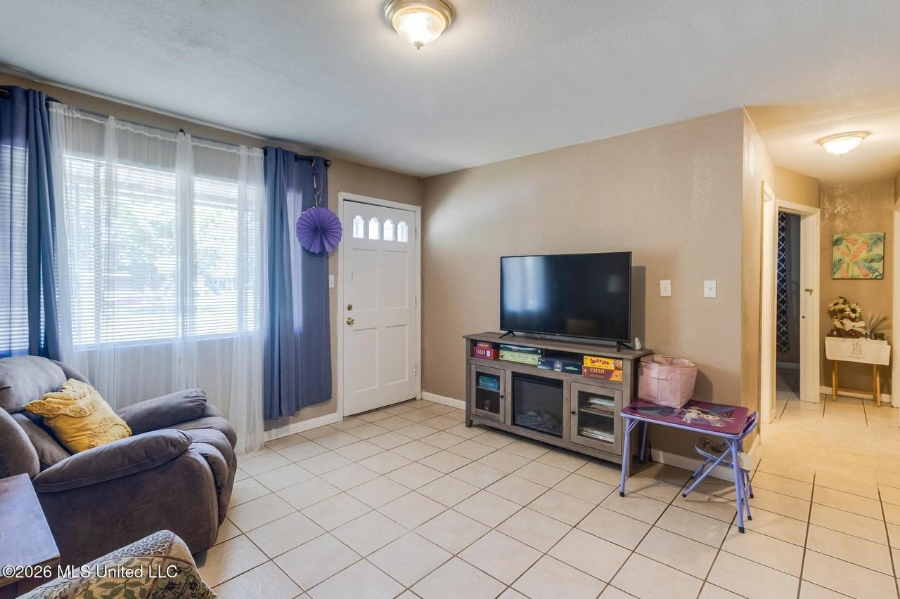 1102 Tucker Ave - Photo 3 of 14