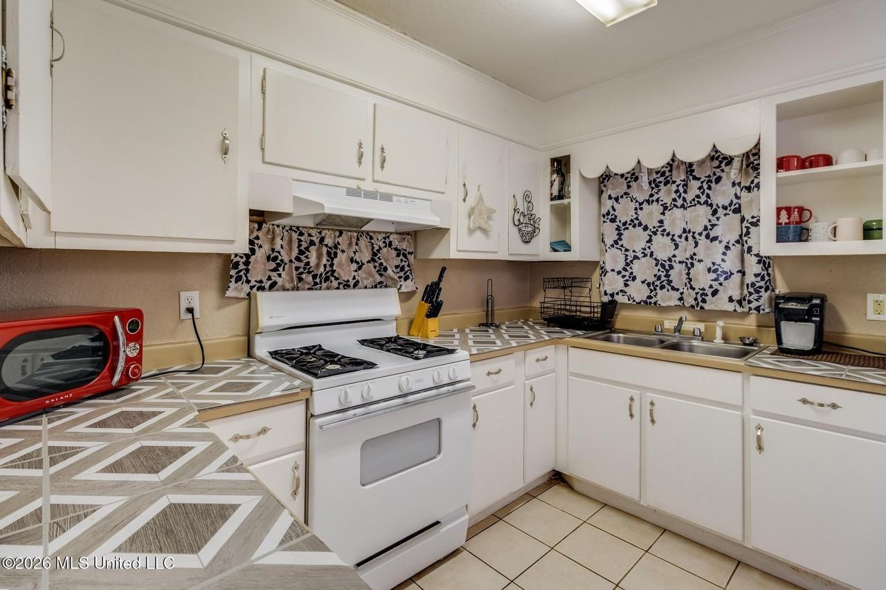 1102 Tucker Ave - Photo 7 of 14