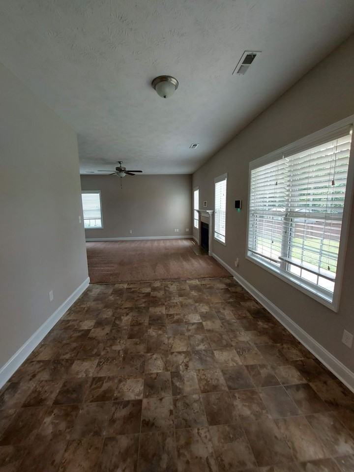 2402 Market Hill Dr - Photo 3 of 19