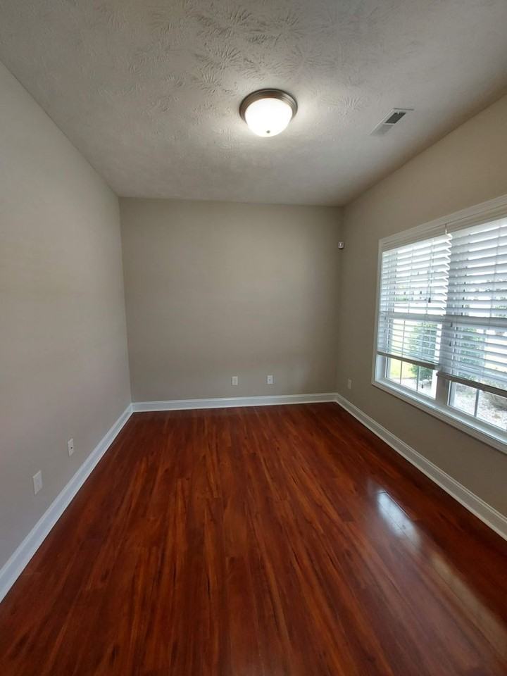 2402 Market Hill Dr - Photo 7 of 19