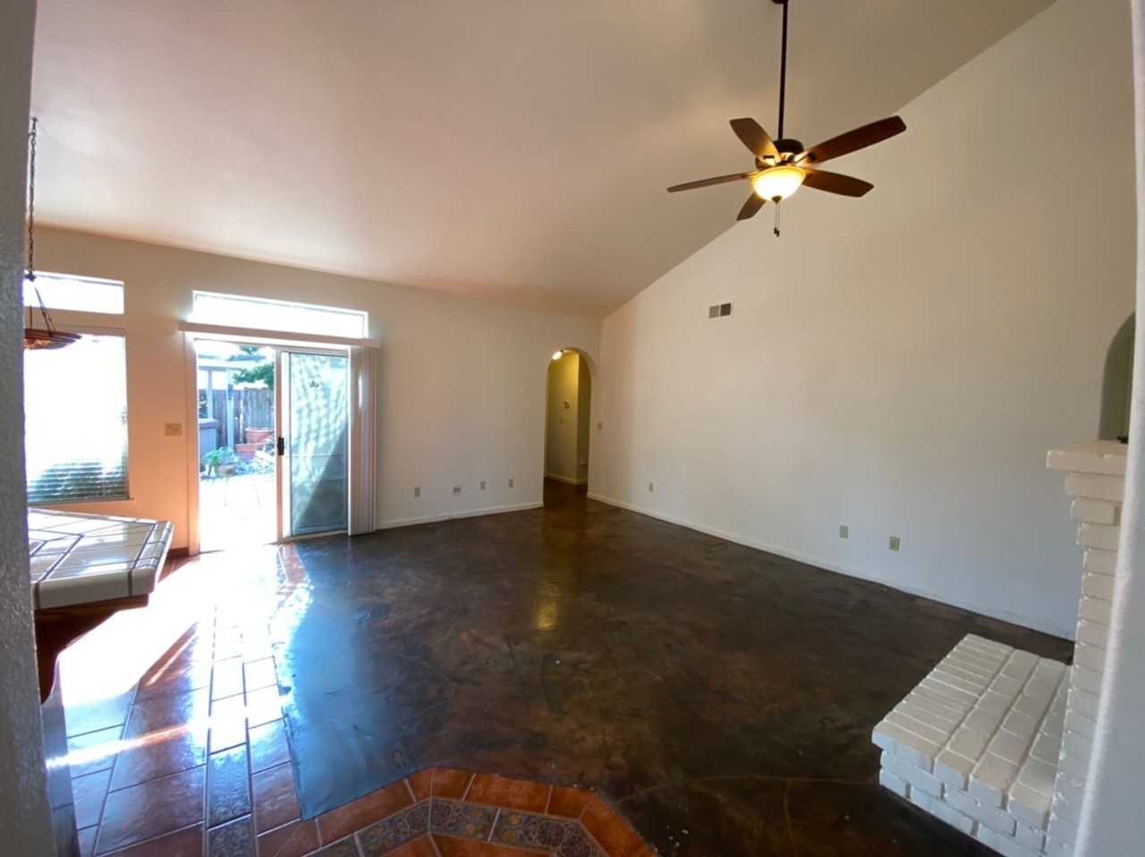 1128 Mandarin Ct - Photo 6 of 30