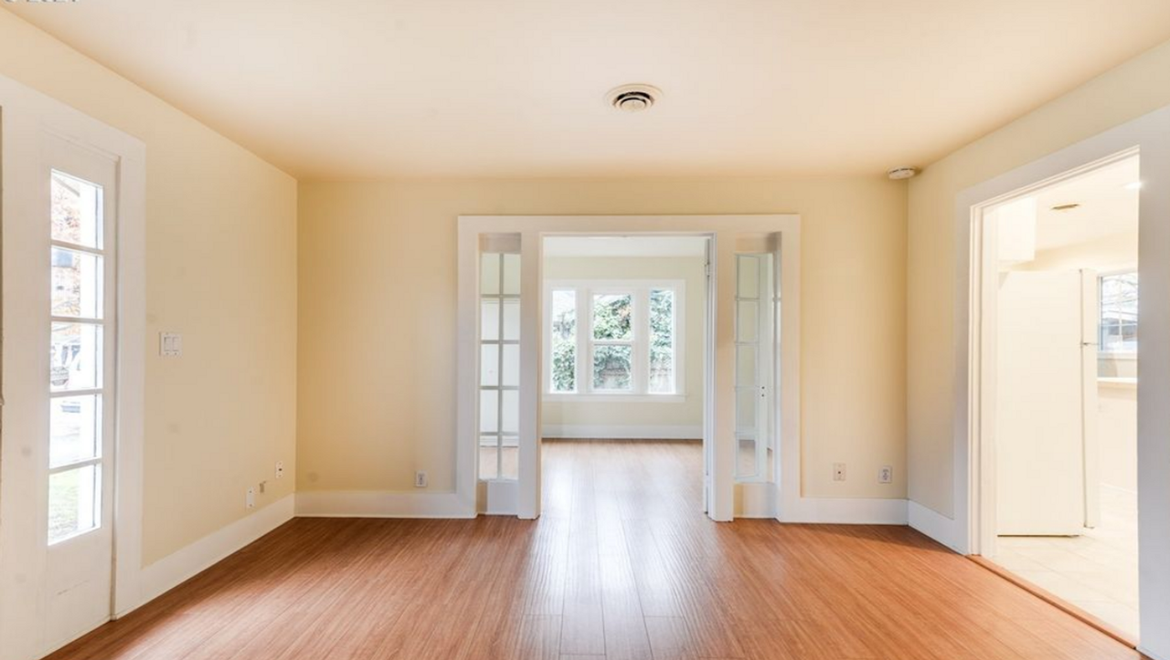 5288 Broadway St - Photo 4 of 22