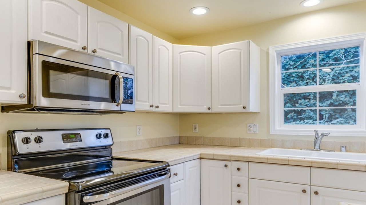 5288 Broadway St - Photo 7 of 22