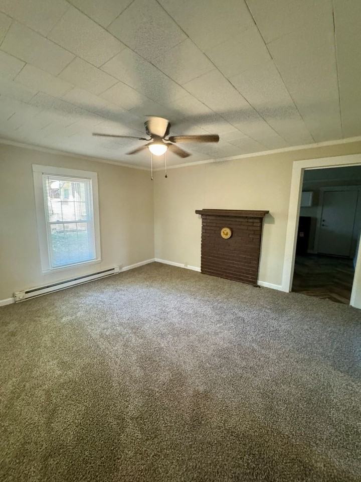 530 Costner St - Photo 2 of 9