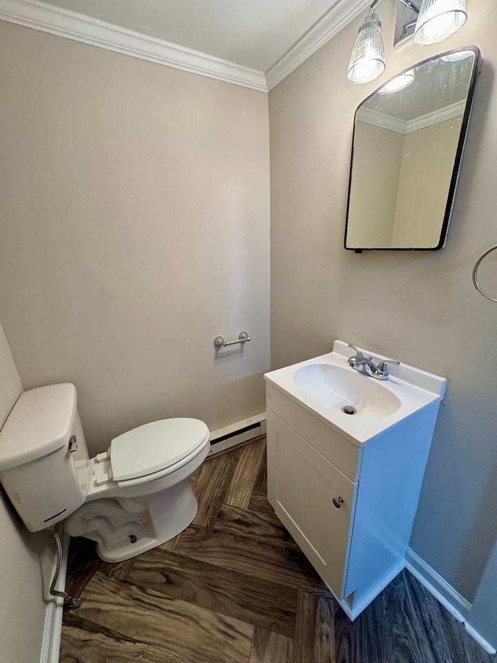 530 Costner St - Photo 7 of 9