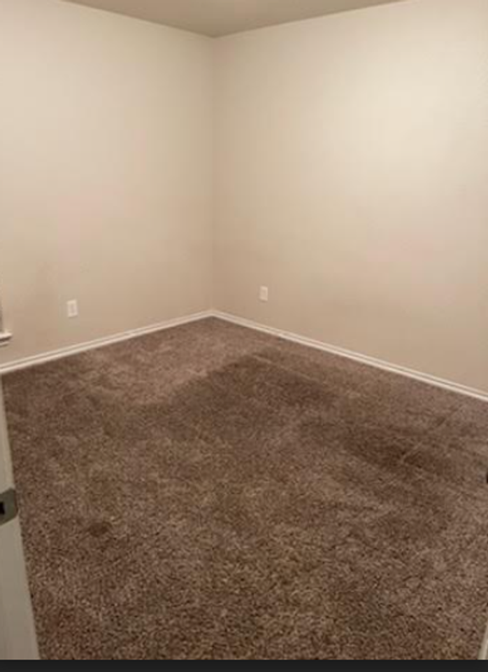 1028 E 90th Ct - Photo 5 of 19