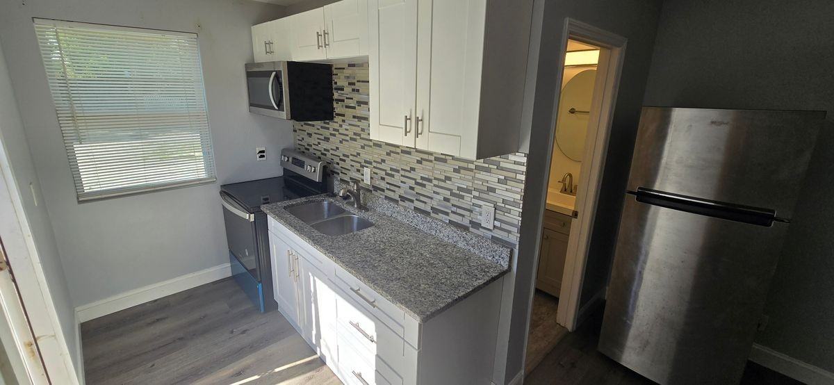 3832 46th Ave N ##B - Photo 3 of 12