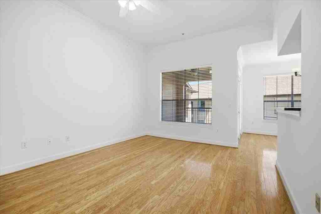 3777 Peachtree Rd Ne - Photo 5 of 36