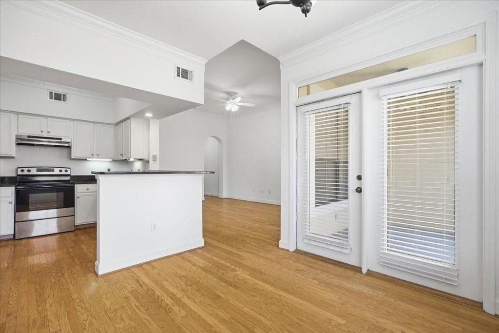 3777 Peachtree Rd Ne - Photo 7 of 36