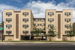 6725 N Sheridan Rd - Photo 1 of 1