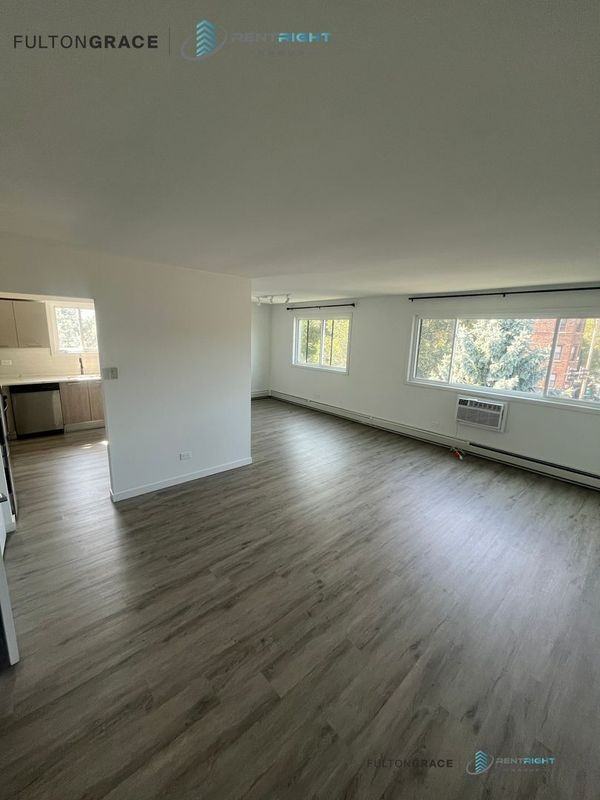 7621 N Sheridan Rd - Photo 2 of 14