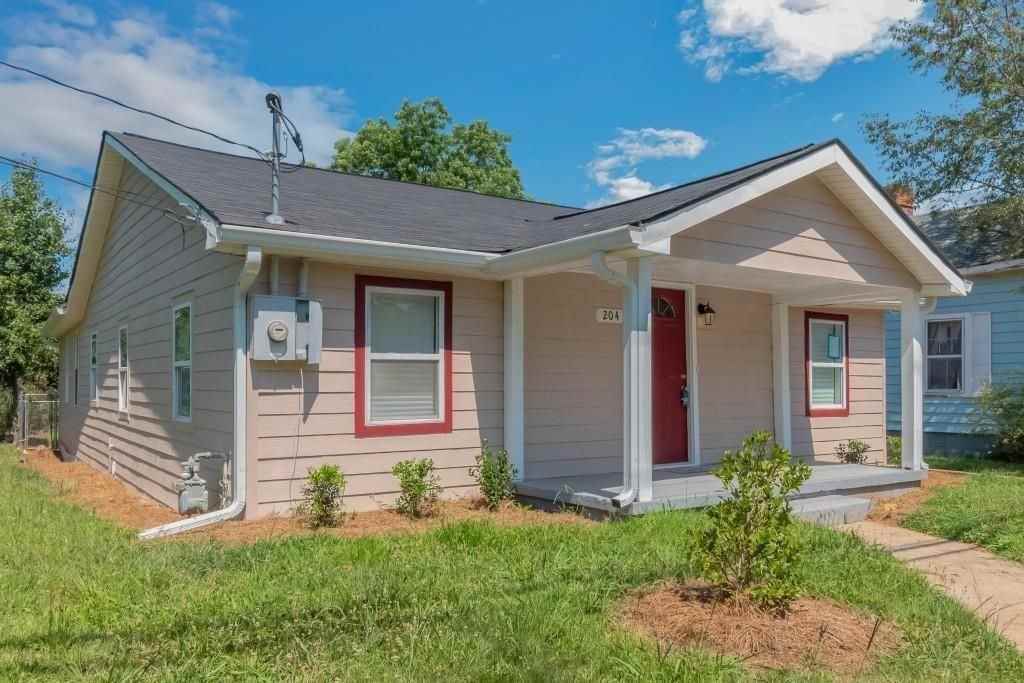 204 Mill St - Photo 7 of 50