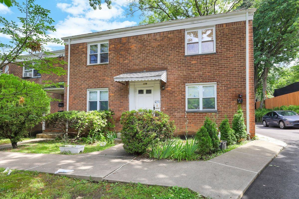 179 Christie Hts ##B