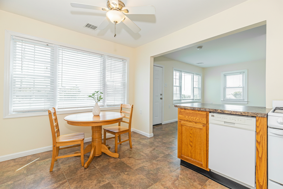 14 Lee Pl - Photo 4 of 15