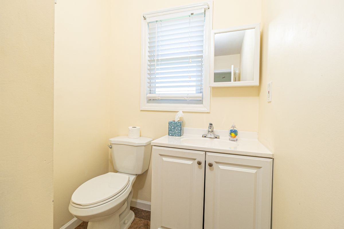 14 Lee Pl - Photo 7 of 15